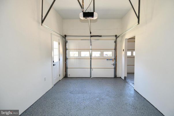 Garage, Interior