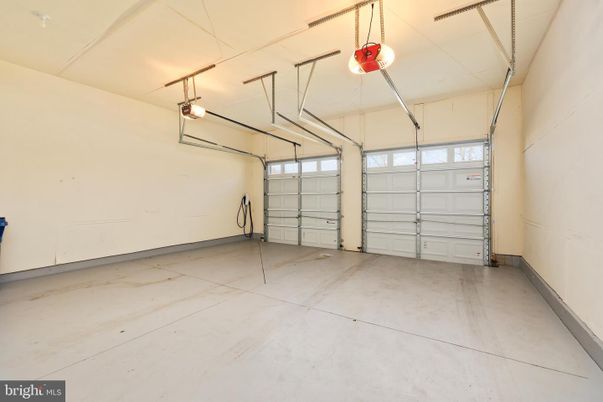 Garage, Interior