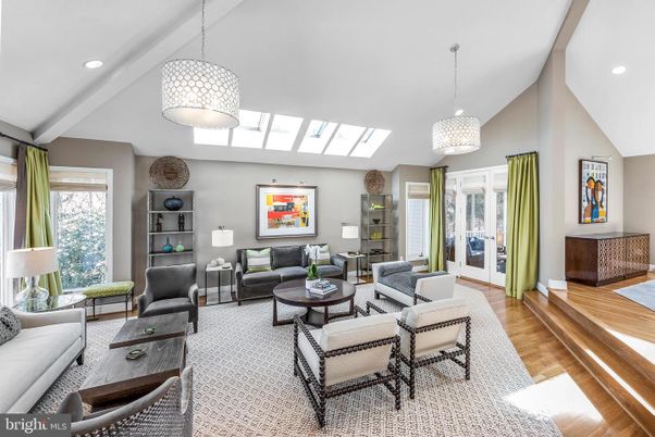 Interior, Living room, Pendant Lights, Recessed Lighting, Wood Texture Flooring
