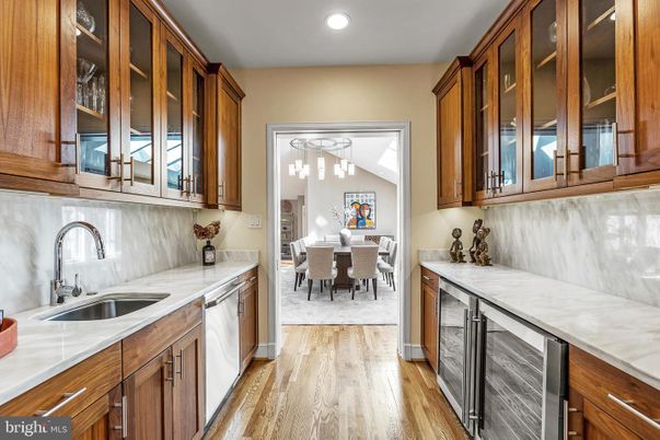 Dining room, Interior, Kitchen, Pendant Lights, Recessed Lighting, Wood Texture Flooring