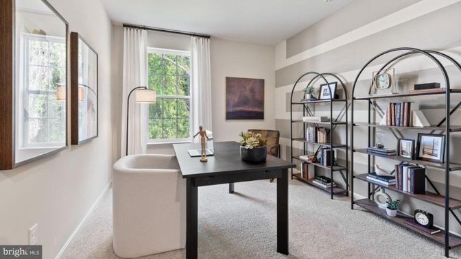 Home Office, Interior