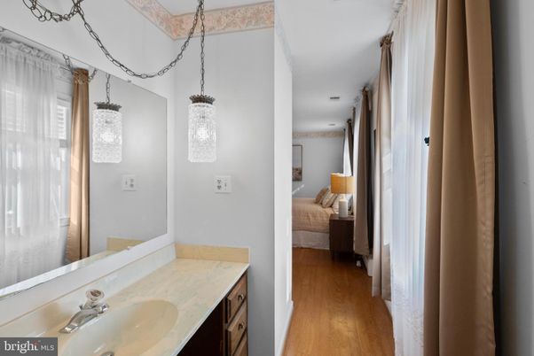 Bathroom, Bedroom, Interior, Pendant Lights, Wood Texture Flooring