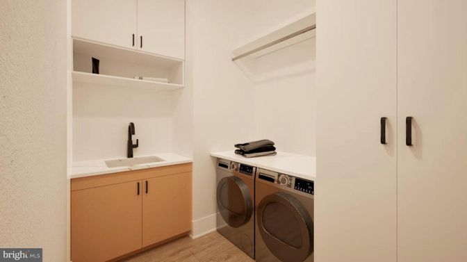Interior, Washer, Wood Texture Flooring