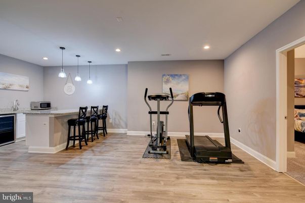 Fitness Equipment, Interior, Pendant Lights, Recessed Lighting, Wood Texture Flooring