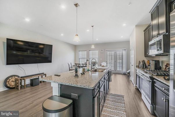 Dining room, Interior, Kitchen, Pendant Lights, Recessed Lighting, Wood Texture Flooring