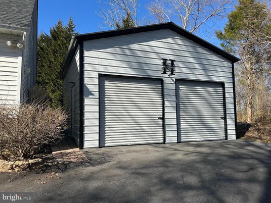 Detached Garage, Exterior
