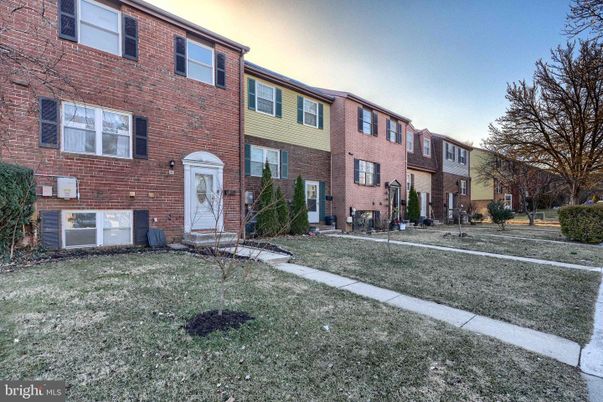 Backyard, Exterior, Facade, Brick Facade, Rowhouse