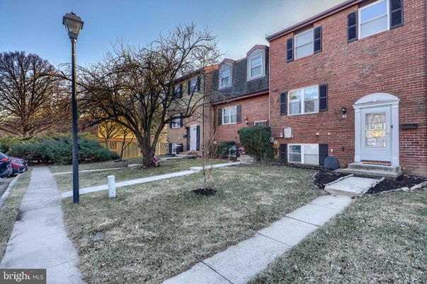 Exterior, Facade, Brick Facade, Rowhouse