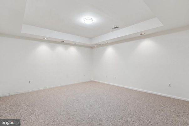Empty room, Interior, Recessed Lighting