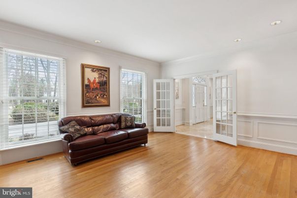 Empty room, Interior, Living room, Recessed Lighting, Wood Texture Flooring