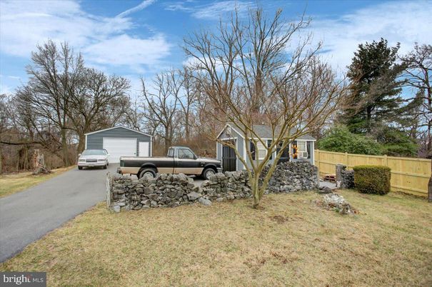 Detached Garage, Exterior