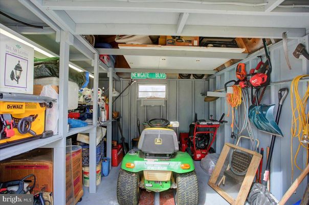 Garage, Interior