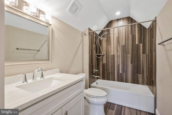 Bathroom, Interior, Recessed Lighting, Wood Texture Flooring