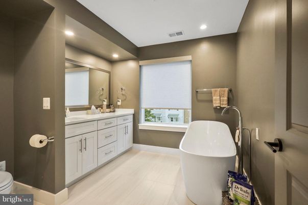 Bathroom, Dual Sink Vanities, Free Standing Baths, Interior, Recessed Lighting