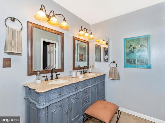 Bathroom, Dual Sink Vanities, Interior