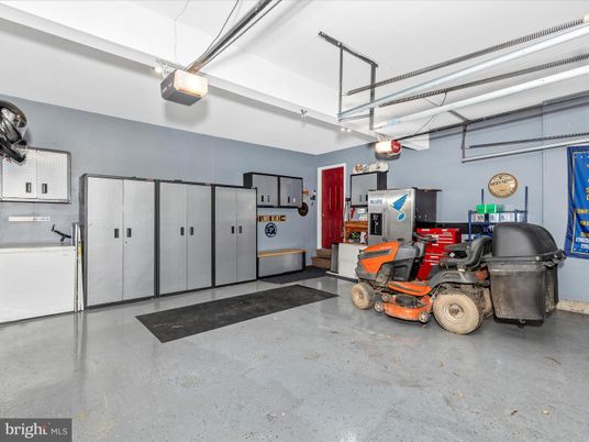 Garage, Interior