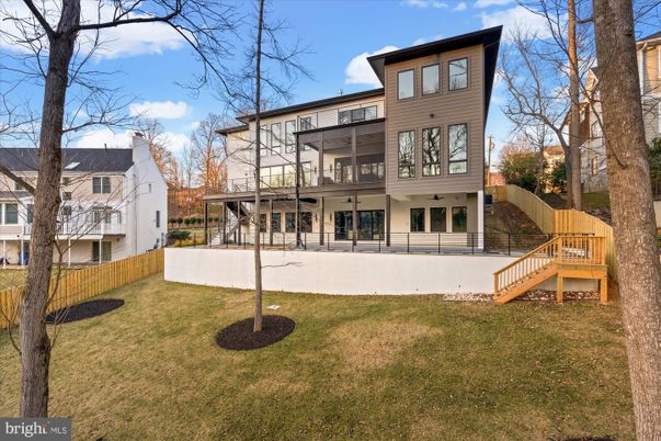 Backyard, Exterior, Facade, Modern