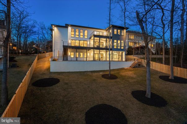 Backyard, Exterior, Facade, Modern