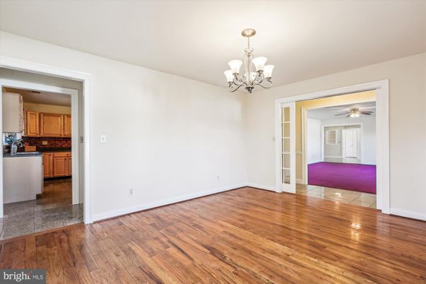 Chandelier, Empty room, Interior, Kitchen, Wood Texture Flooring