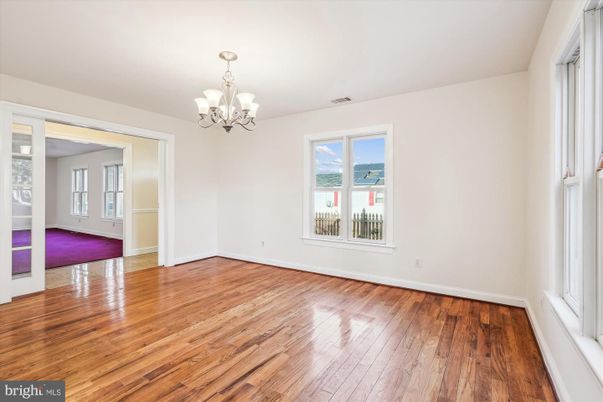 Chandelier, Empty room, Interior, Wood Texture Flooring