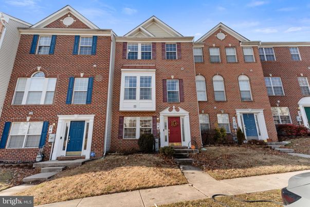 Exterior, Facade, Brick Facade, Rowhouse