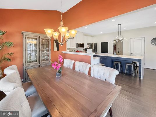Chandelier, Dining room, Interior, Kitchen, Pendant Lights, Recessed Lighting, Wood Texture Flooring