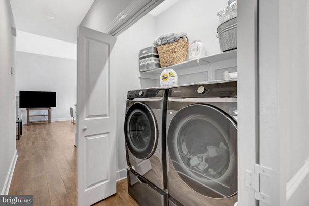 Interior, Utility Closets, Washer, Wood Texture Flooring
