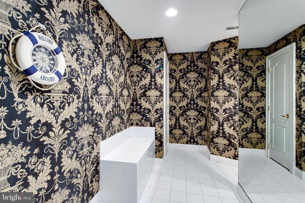 Bathroom, Interior, Recessed Lighting