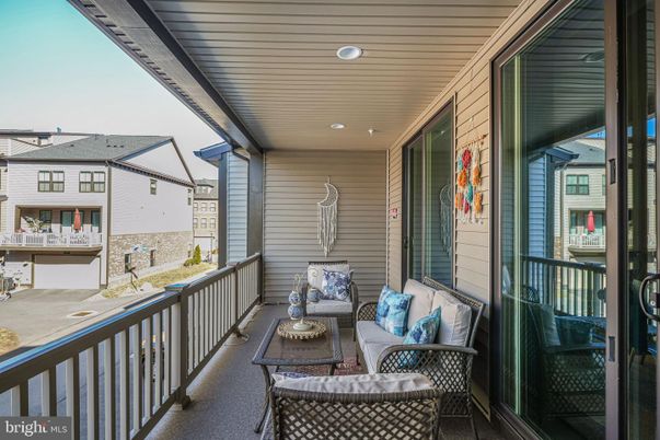Exterior, Recessed Lighting