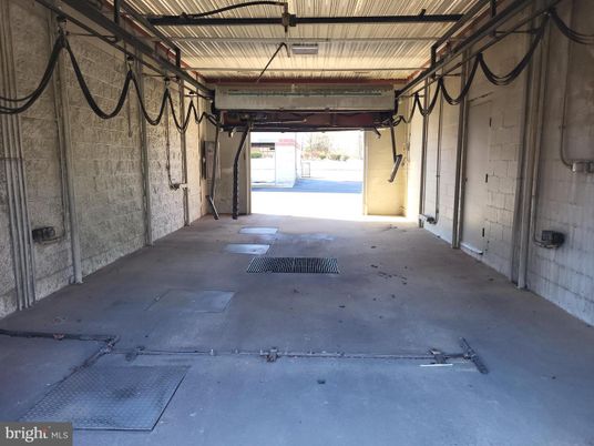 Garage, Interior, Stone Walls