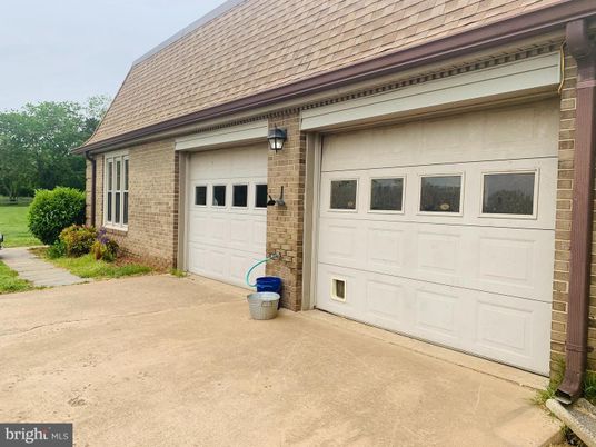 Detached Garage, Exterior