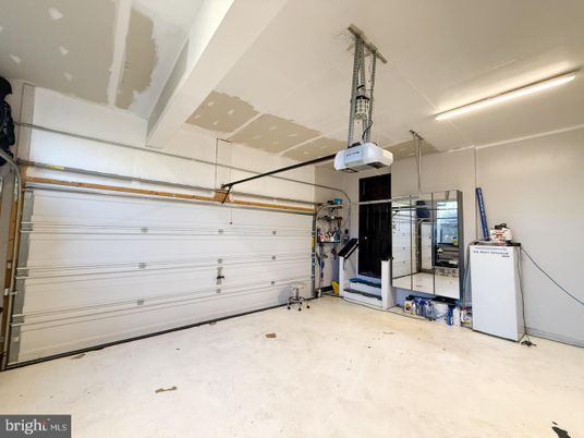 Fitness Equipment, Garage, Interior, Recessed Lighting