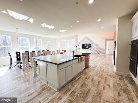 Dining room, Interior, Kitchen, Pendant Lights, Recessed Lighting, Wood Texture Flooring