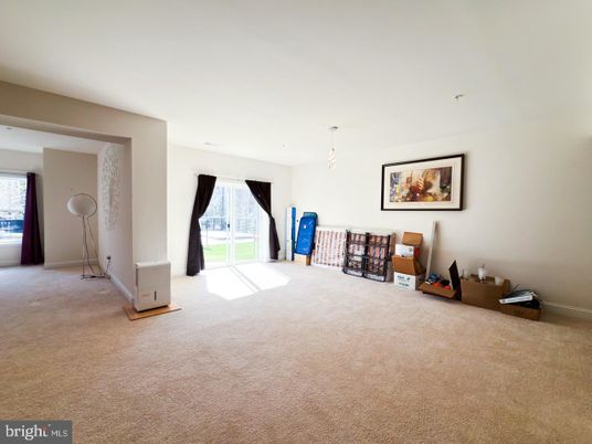 Empty room, Interior, Pendant Lights