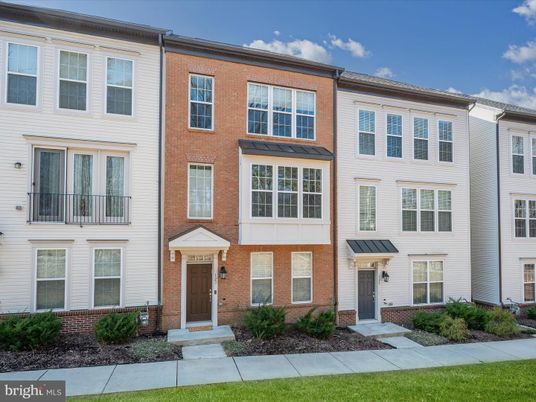 Exterior, Facade, Brick Facade, Rowhouse