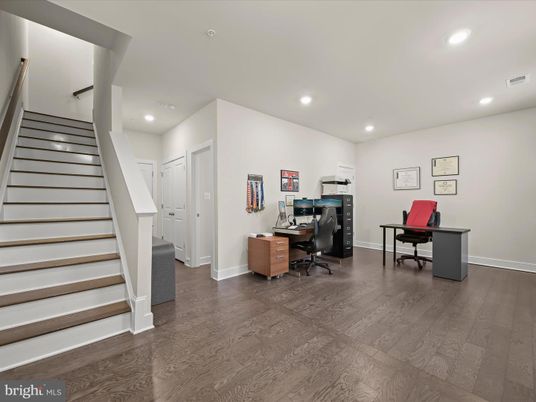 Home Office, Interior, Recessed Lighting, Wood Texture Flooring