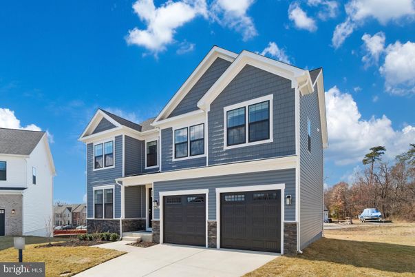 Attached, Exterior, Facade, Farmhouse