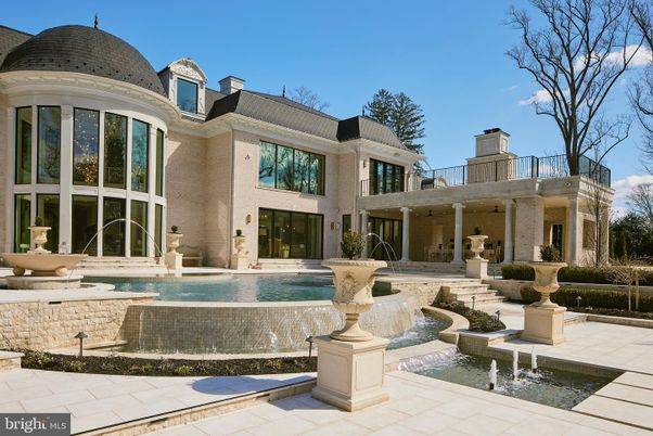 Exterior, Facade, French Provincial