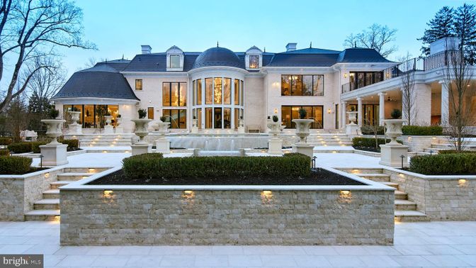Exterior, Facade, French Provincial