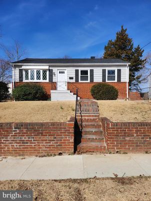 Exterior, Facade, Cape Cod