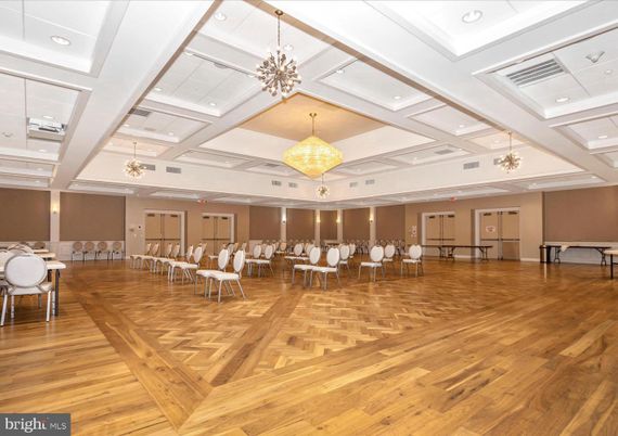 Chandelier, Dining room, Interior, Pendant Lights, Recessed Lighting, Wood Texture Flooring