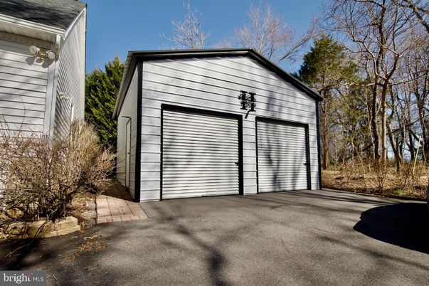 Detached Garage, Exterior
