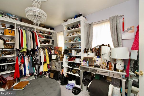 Chandelier, Interior, Walk-in Closets