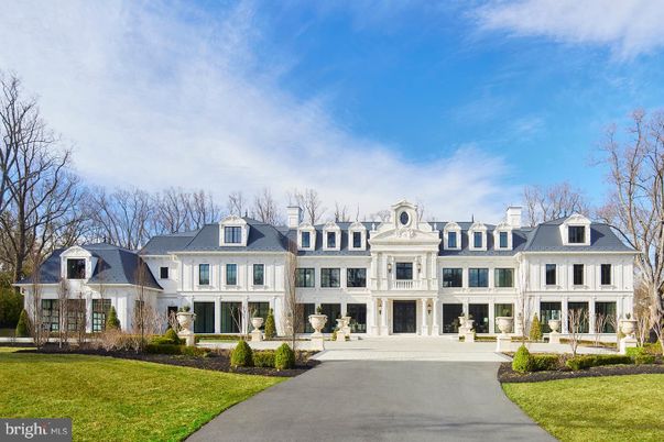 Exterior, Facade, French Provincial