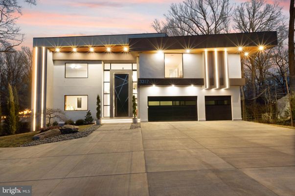 Attached, Exterior, Facade, Modern