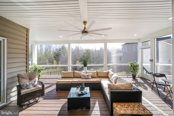 Interior, Living room, Recessed Lighting, Sun Room, Wood Texture Flooring