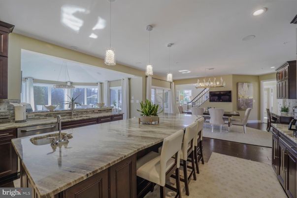 Dining room, Interior, Kitchen, Pendant Lights, Recessed Lighting, Wood Texture Flooring