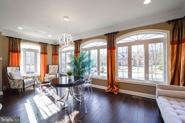 Interior, Living room, Pendant Lights, Recessed Lighting, Wood Texture Flooring