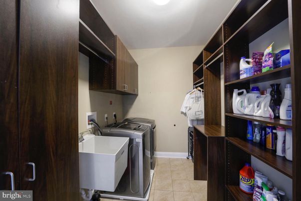 Interior, Washer