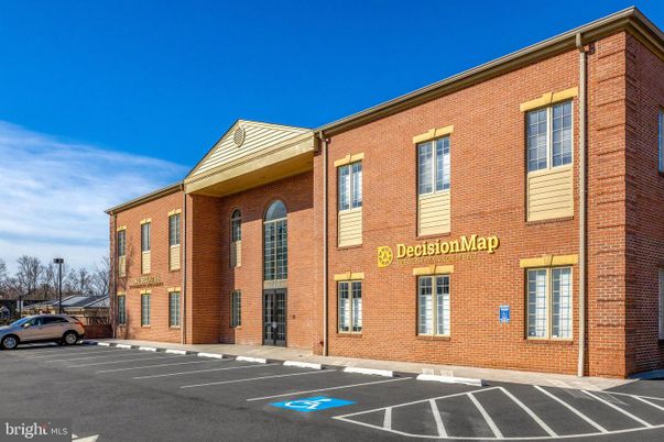 Exterior, Facade, Brick Facade, Rowhouse